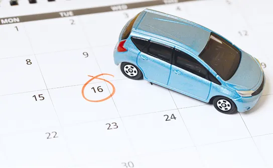 車のハンドルの画像